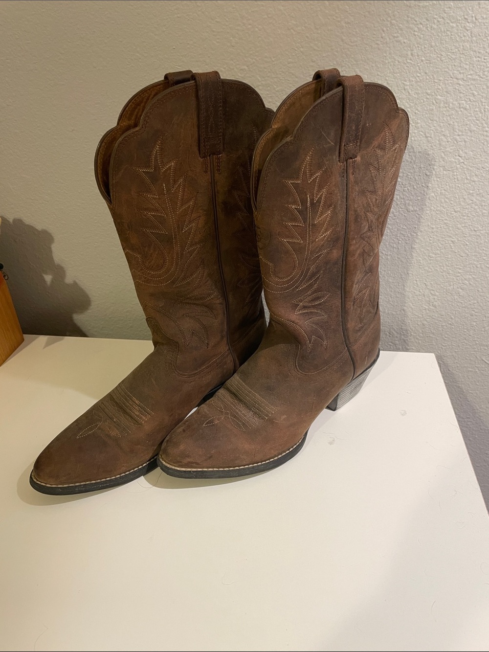 Women’s Brown Leather Cowboy Boots - Classic Western Style size 7.5